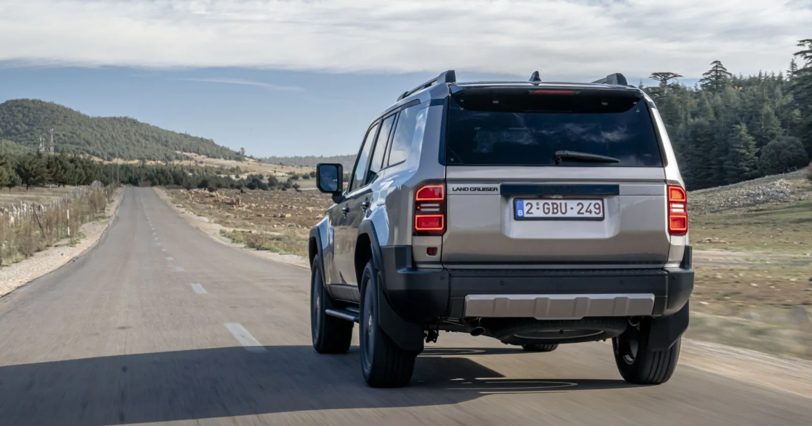 2025_Toyota_Land_Cruiser_rear_cf80ddc5c0.webp