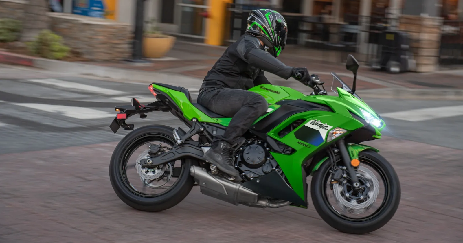 2026_Kawasaki_Ninja_650_4_5c231a71cd.webp