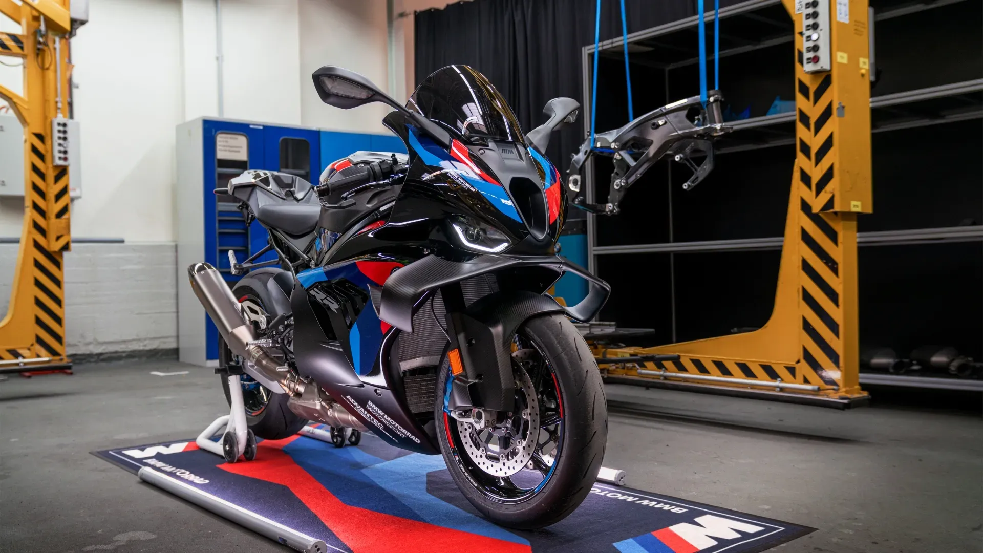 2027 BMW M 1000 RR.webp