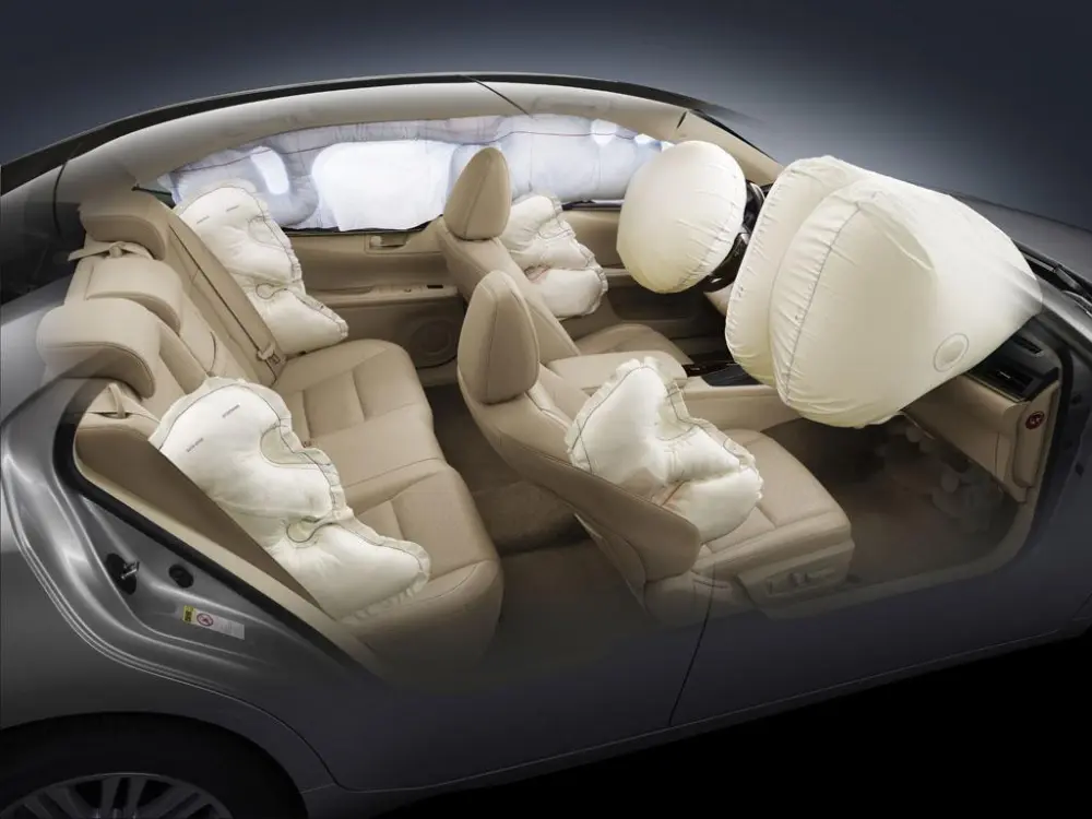 Airbags-in-your-car-–-good-or-bad.webp