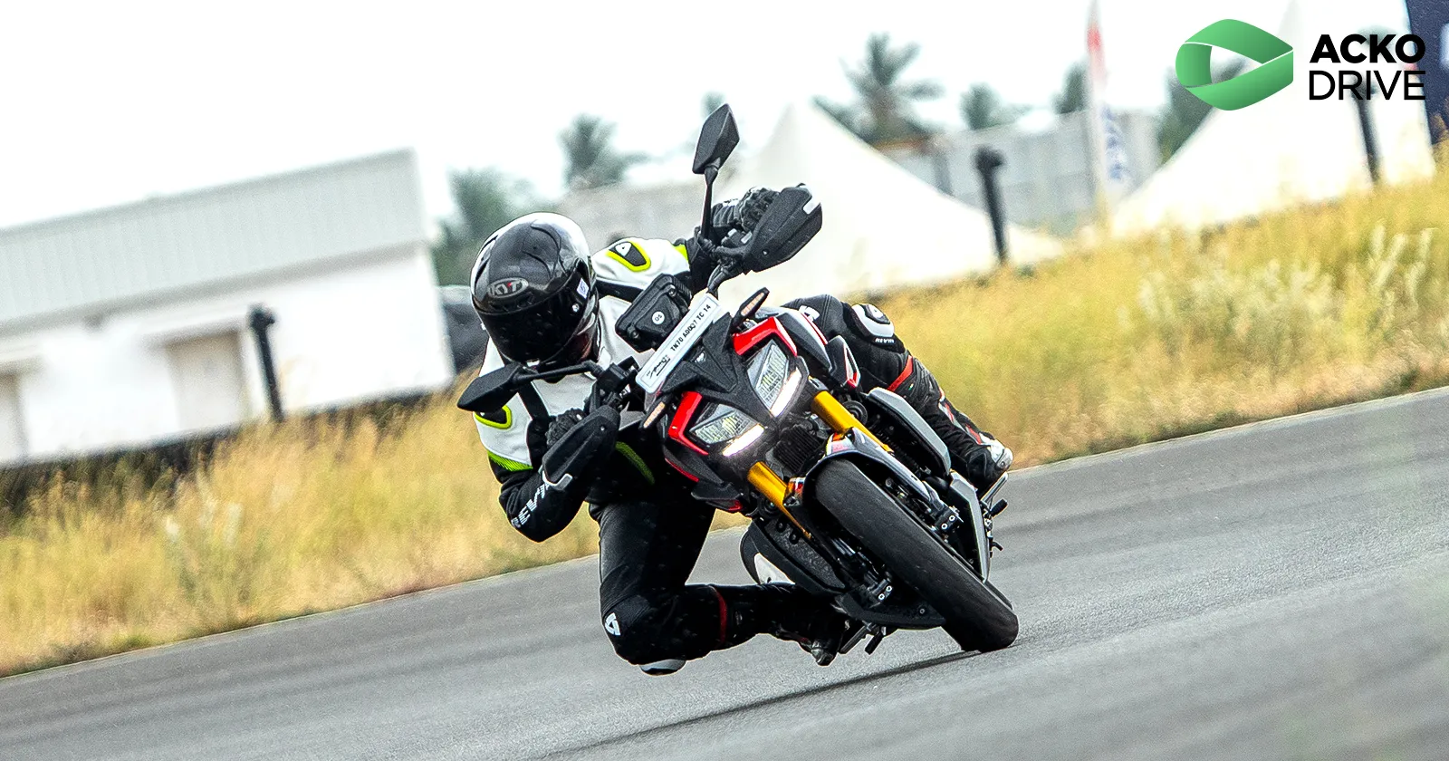 Apache_RTR_310_Action_3_2eb853d0f2.webp
