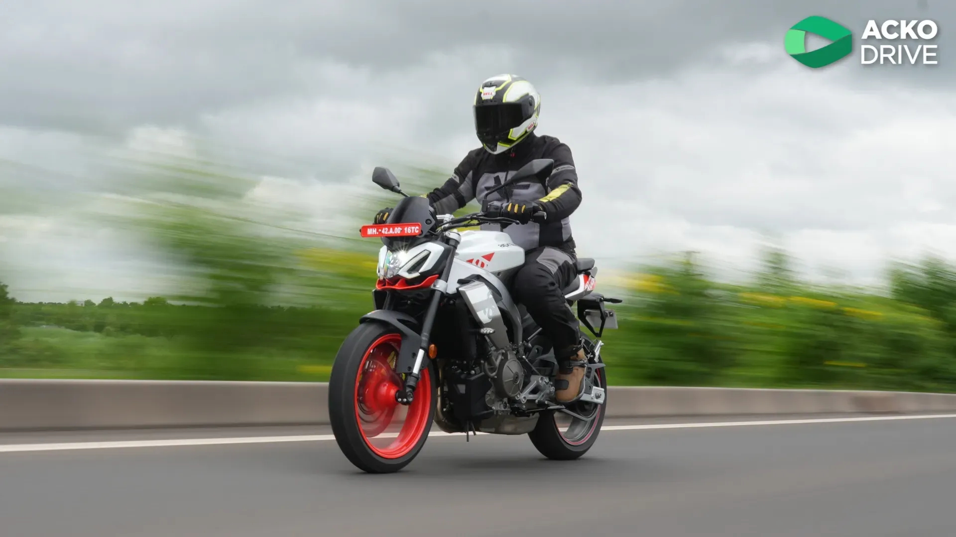 Aprilia Tuono 457 Special Edition Review 1.webp