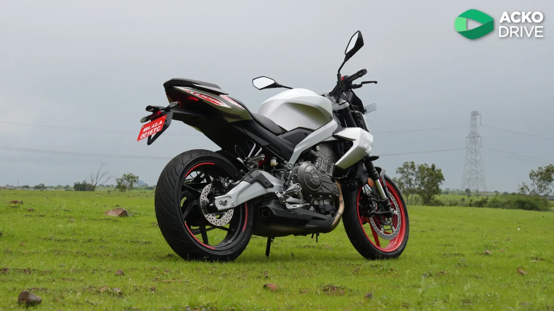 Aprilia Tuono 457 Special Edition Review 5.webp