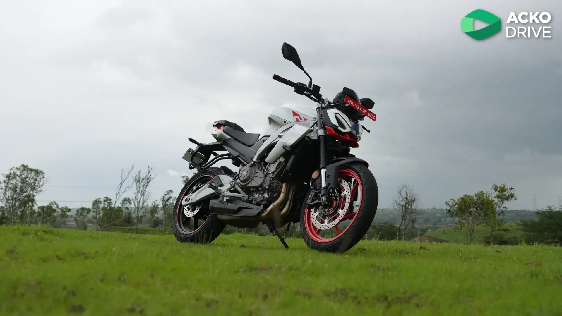 Aprilia Tuono 457 Special Edition Review 7.webp