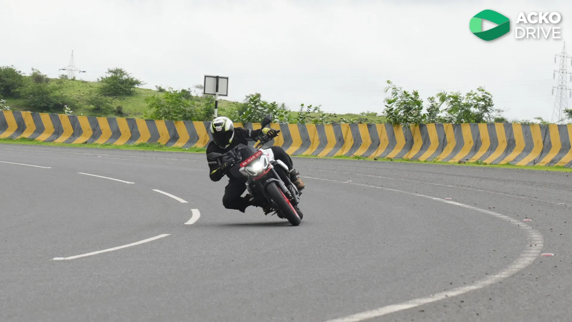 Aprilia Tuono 457 Special Edition Review 9.webp
