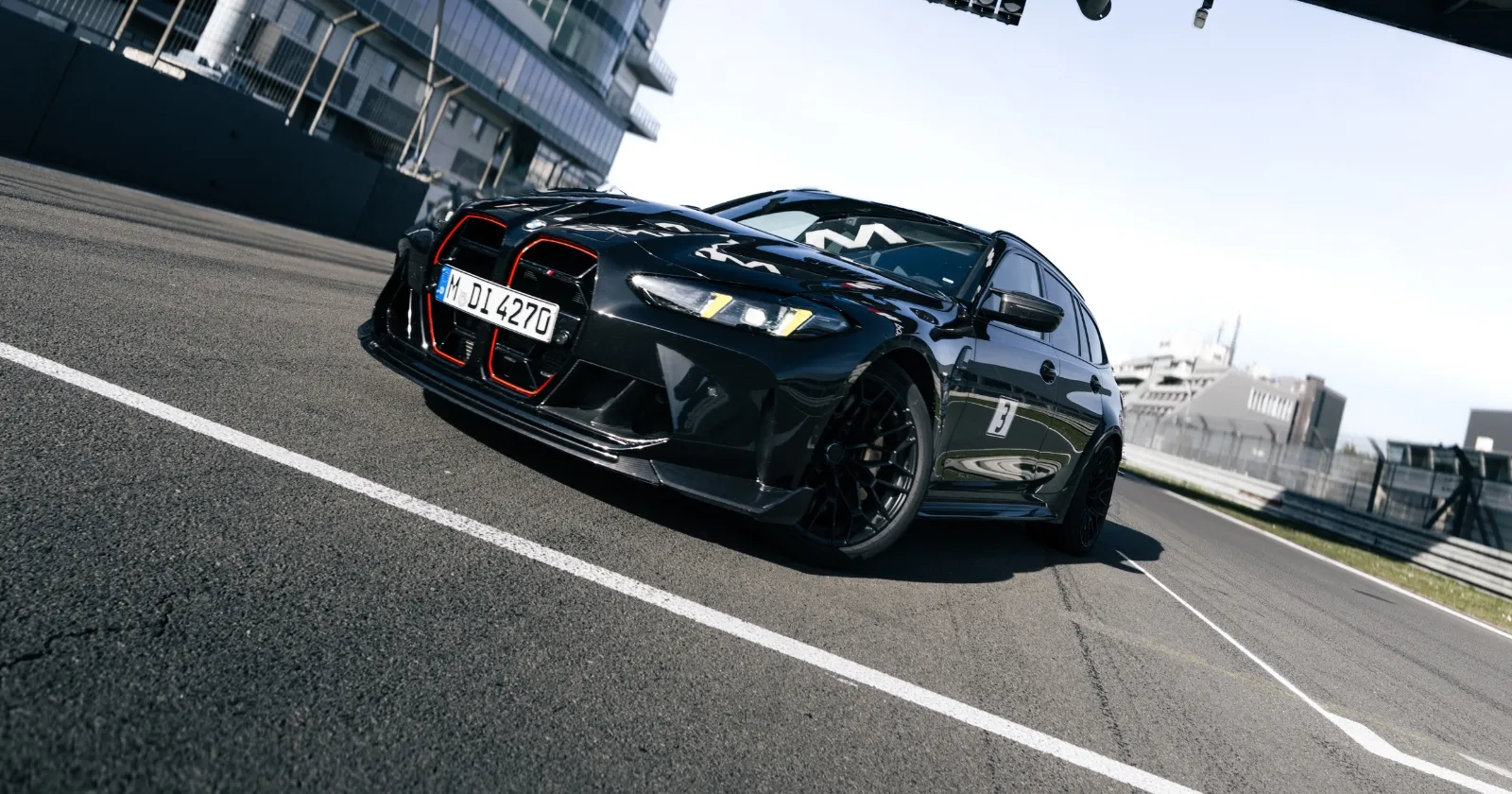 BMW_M3_CS_Touring_3_c9dbd06c71.webp
