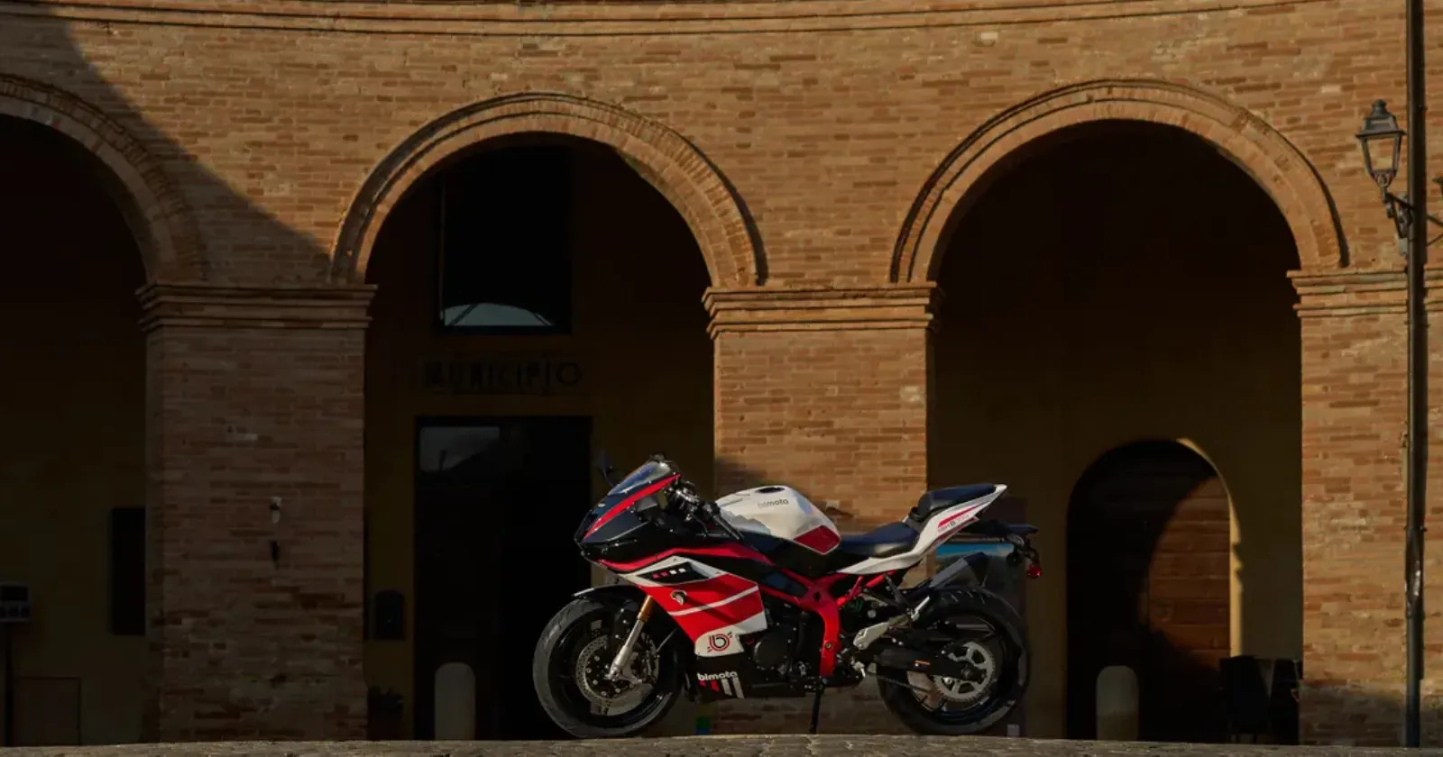 Bimota KB399 (2).webp