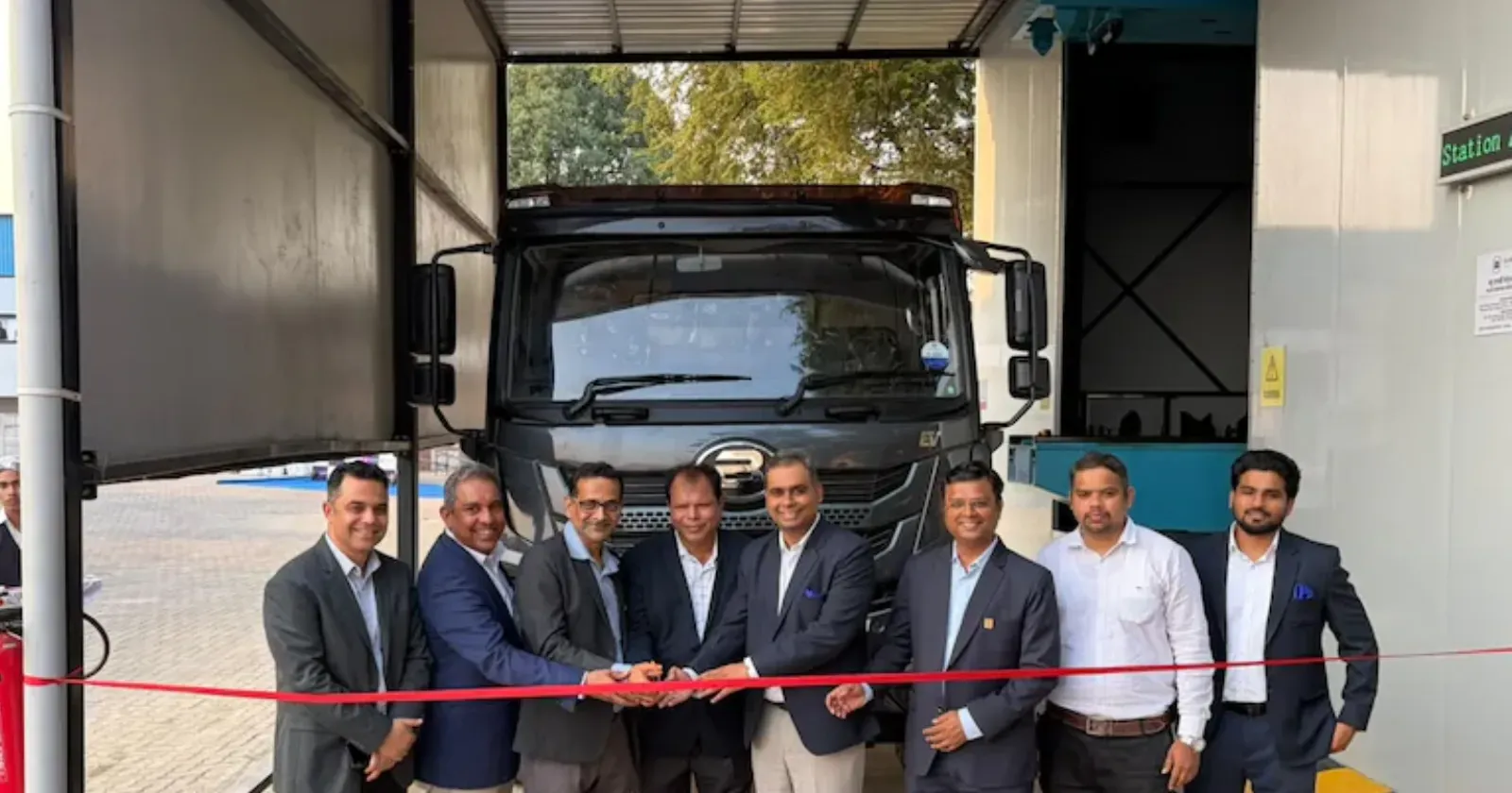 Blue Energy Motors, HPCL Operationalise Bhiwandi’s First Battery-Swap Station For Electric Heavy-Duty Trucks