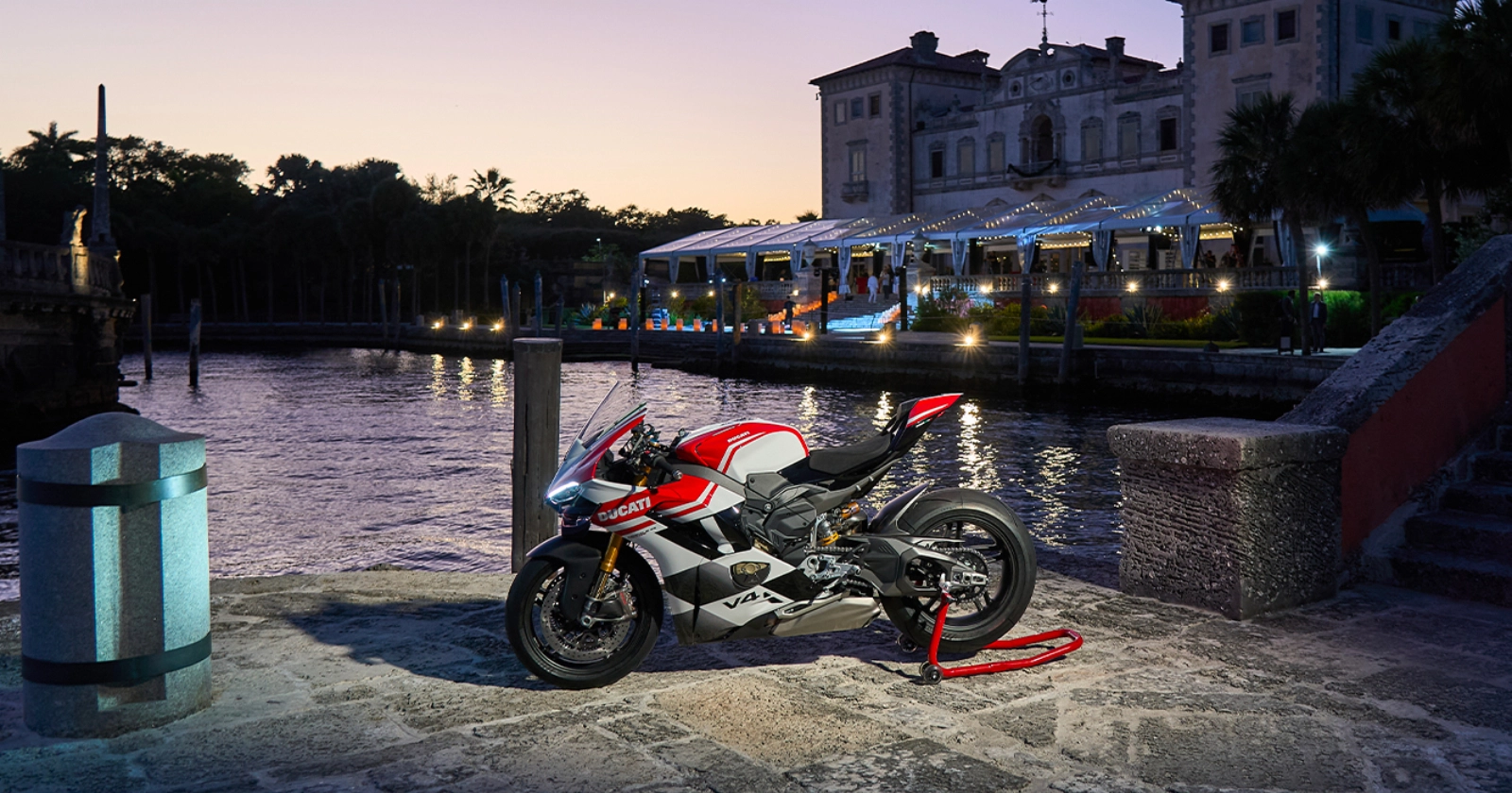 Ducati_Panigale_V4_Tricolore_2_8acf2ecc80.webp