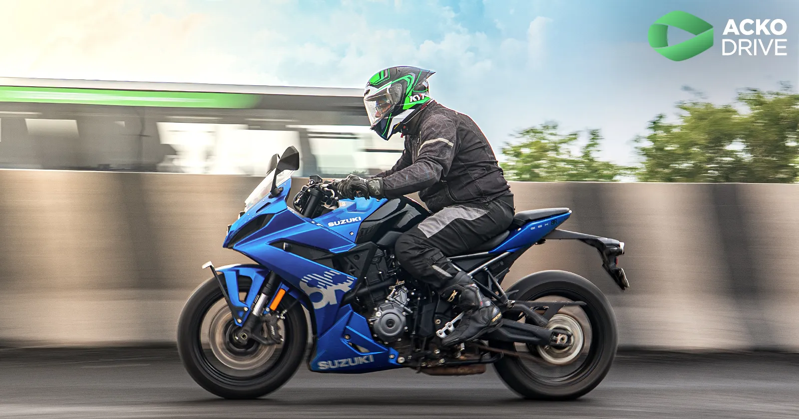 GSX_8_R_Action_4_d4e2f8966d.webp