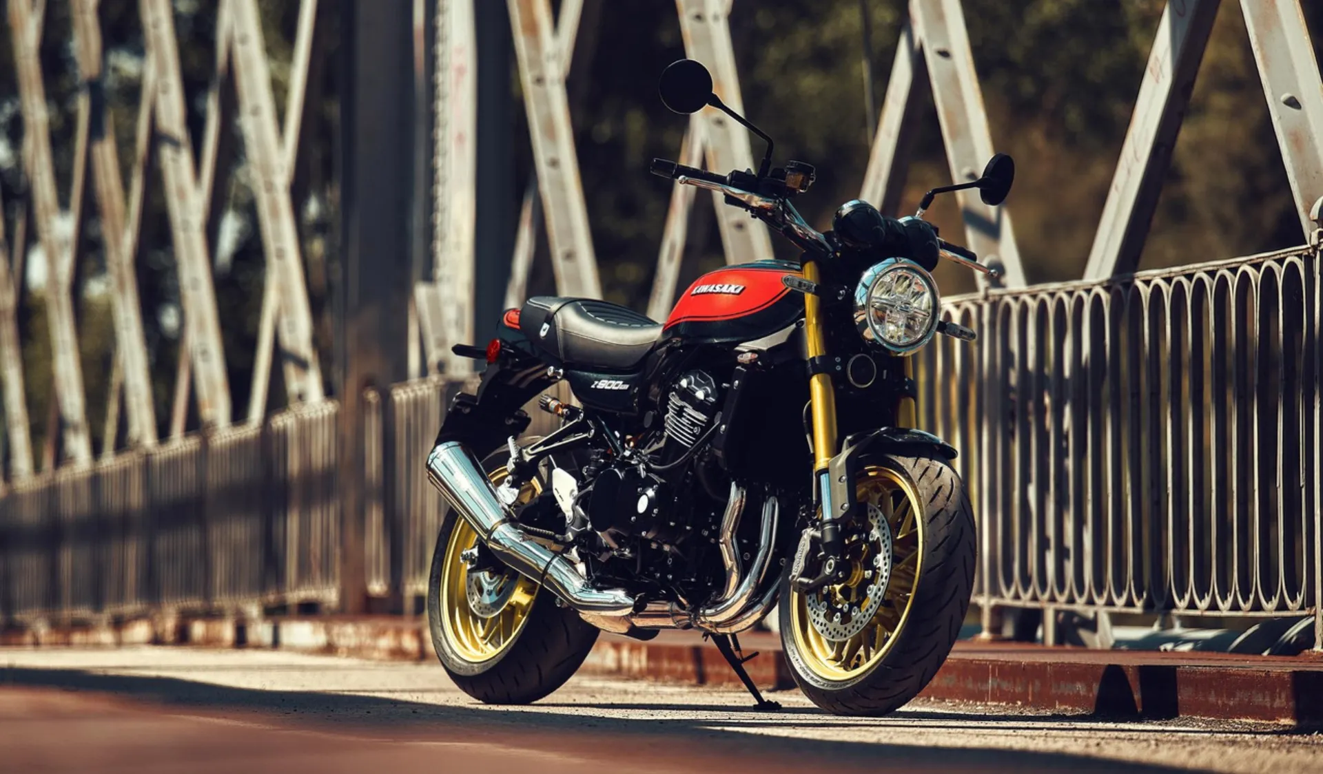 Kawasaki_Z900_RS_1_1d7daf367e.webp