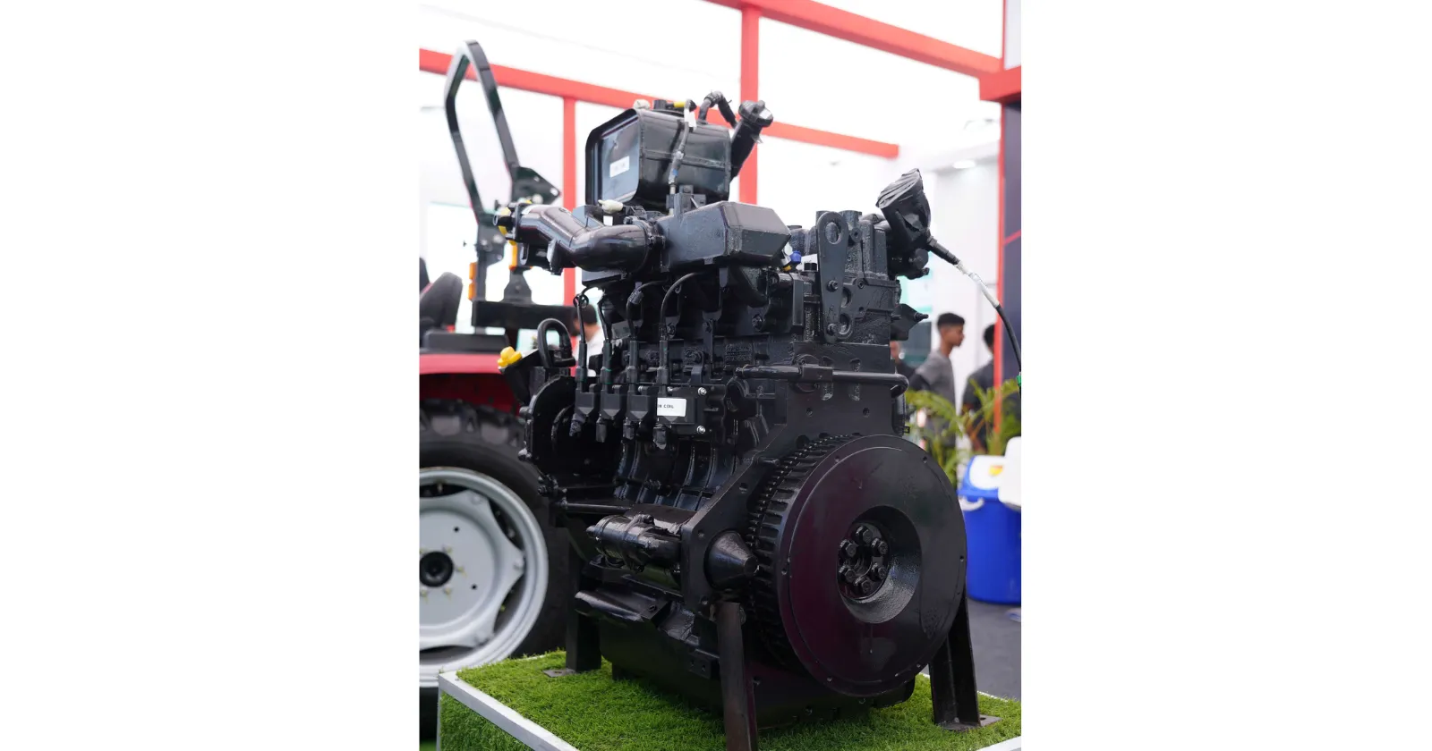 Mahindra_Tractor_2699133156.webp