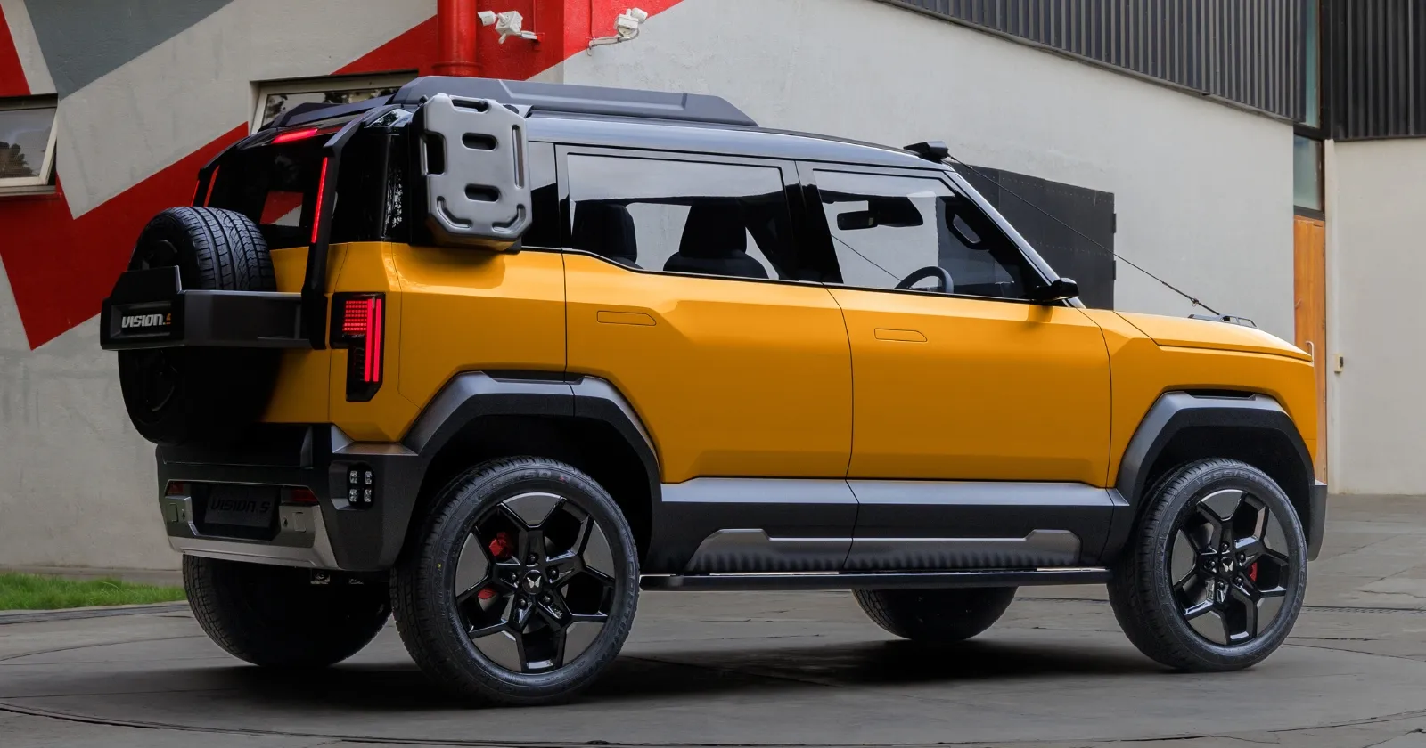 Mahindra_Vision_S_2_ca79e0684c.webp