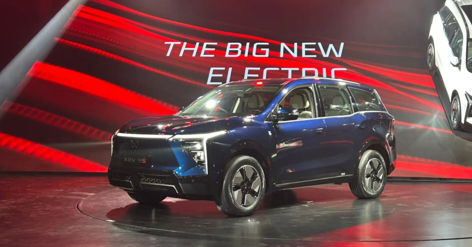 Mahindra_XEV_9_S_1_66114f743a.webp