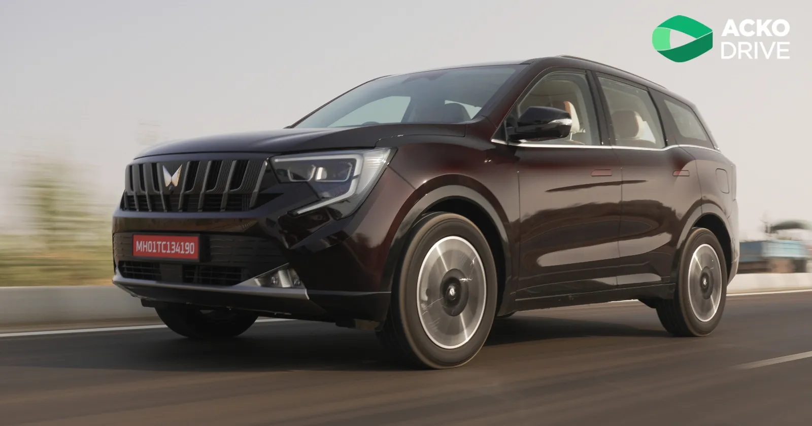 Mahindra_XUV_7_XO_4_2f25871dba.webp