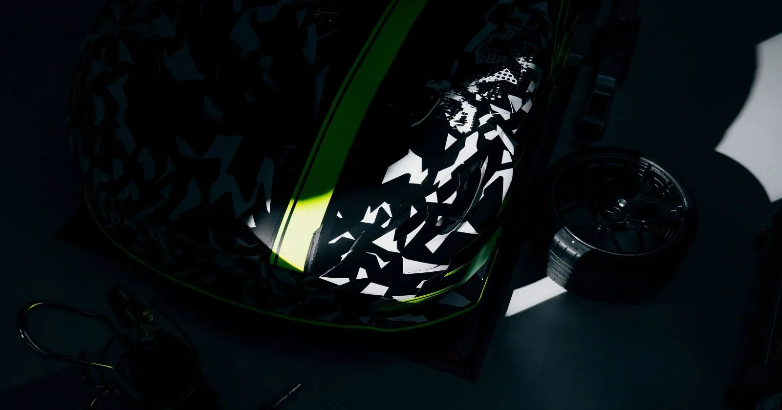 Mercedes_AMG_Concept_GT_Track_Sport_hood_062e75c2cc.webp