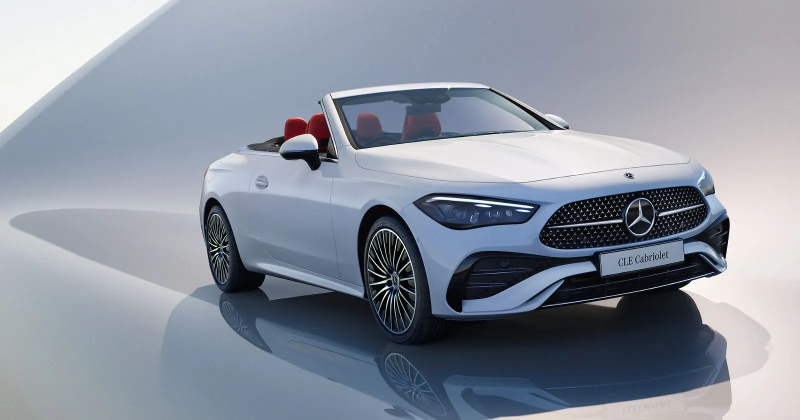 Mercedes_Benz_CLE_Cabriolet_front_a95b8407e8.webp