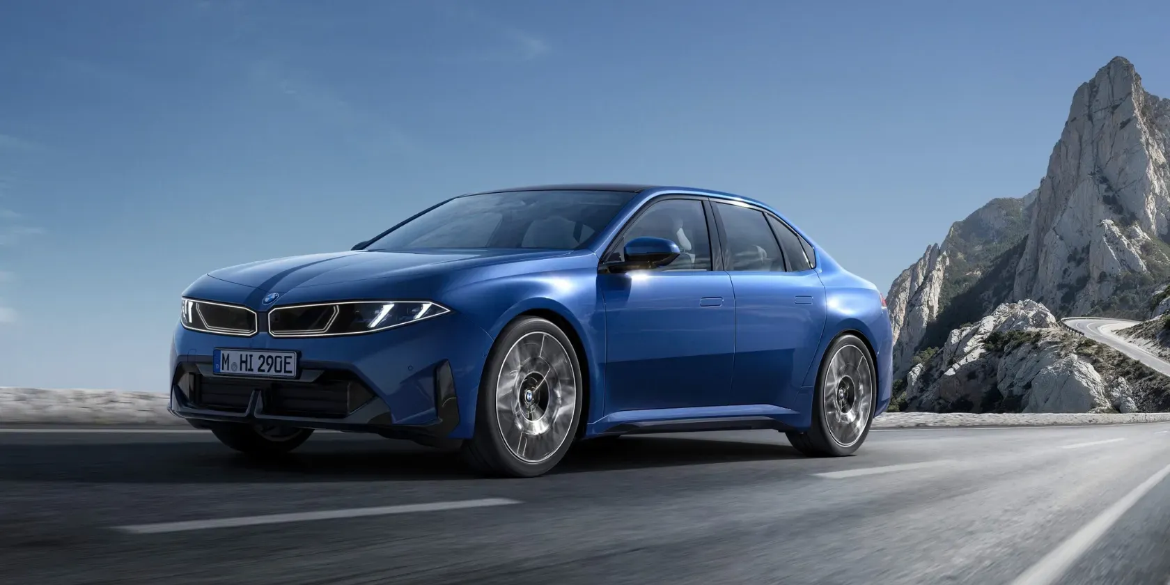 BMW i3 Unveiled; Range Tops 900km