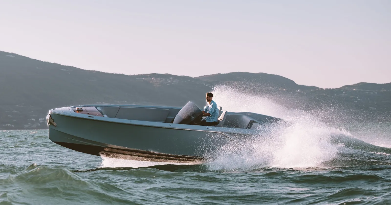 Porsche_Fantom_Boat_0b3416c5cd.webp