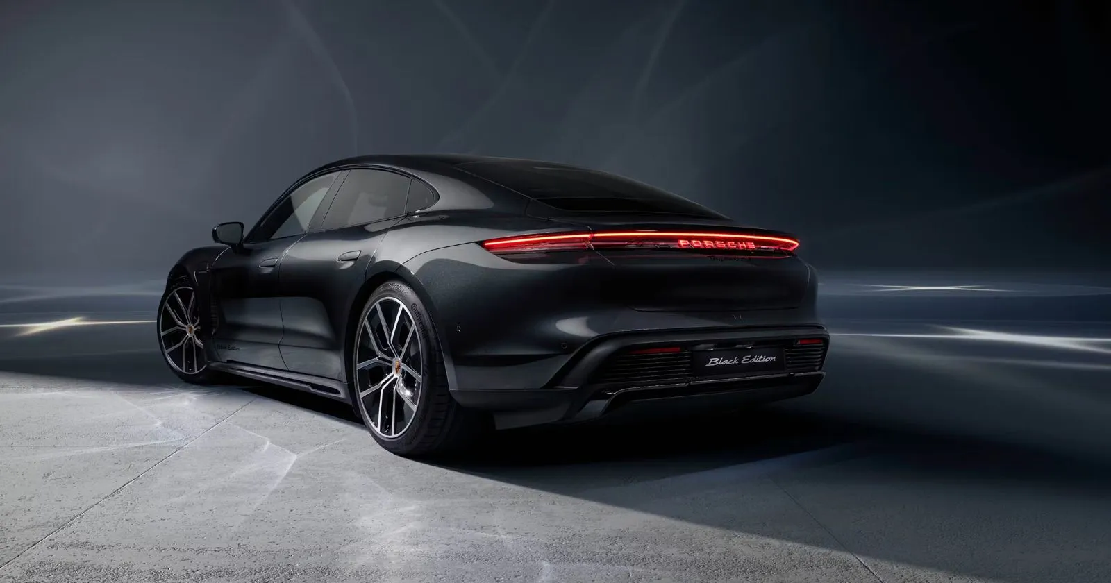 Porsche_Taycan_4_S_Black_Edition_rear_d8f4f74da0.webp