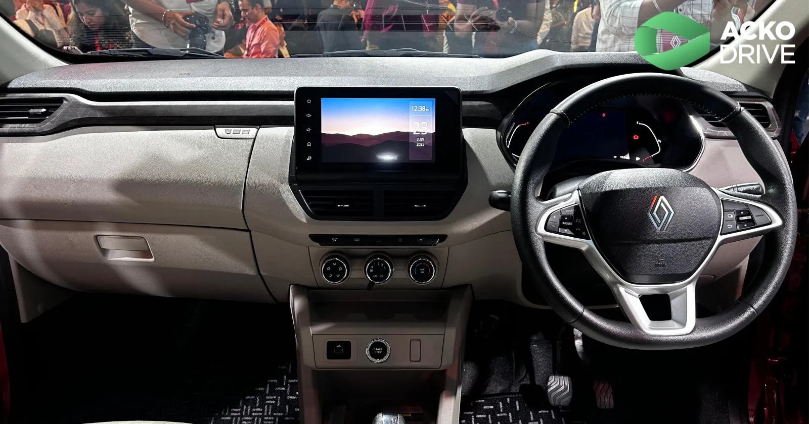 Renault_Triber_Facelift_3_8edd2320ad.webp