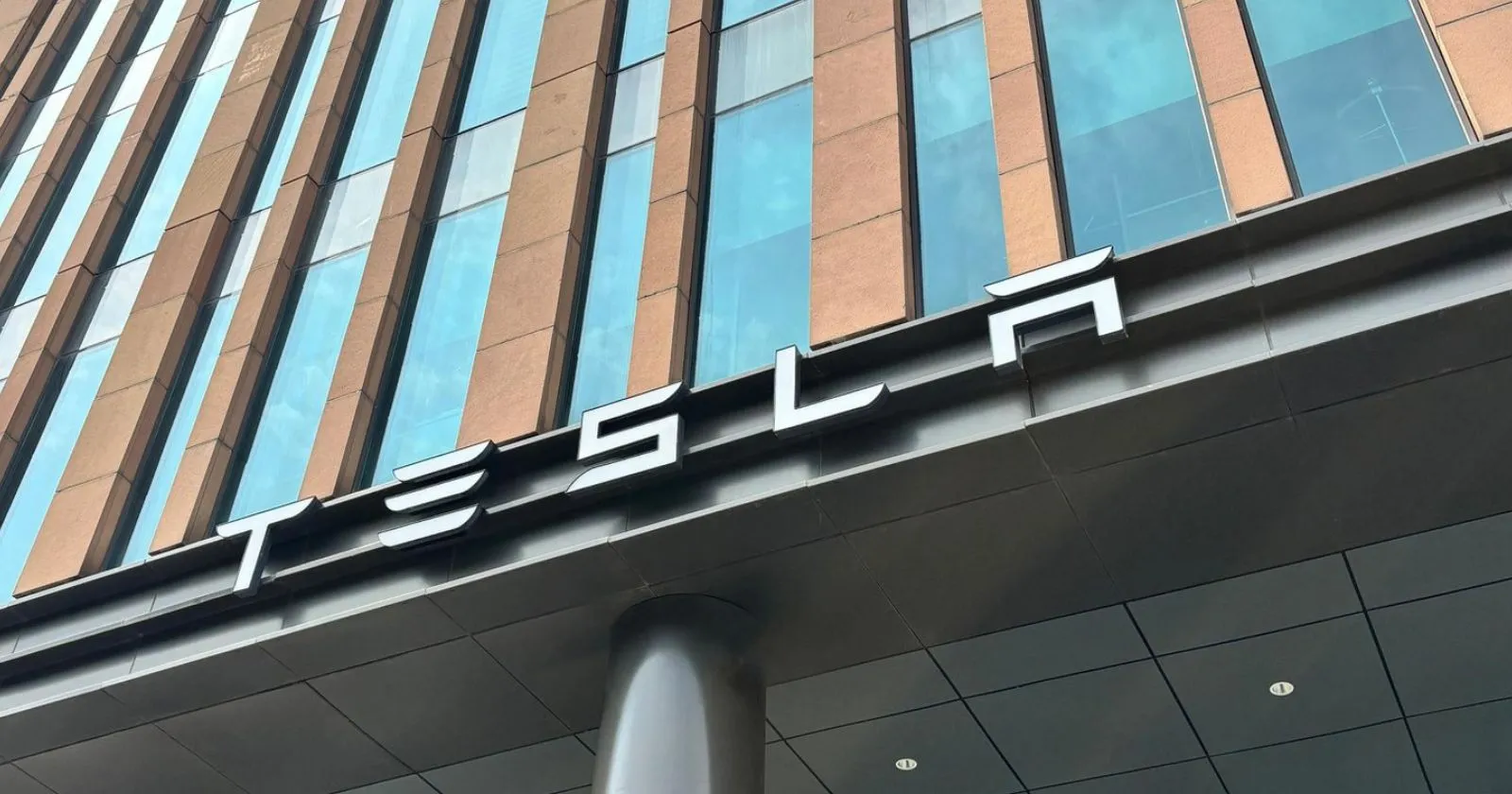 Tesla_Delhi_7672116038.webp