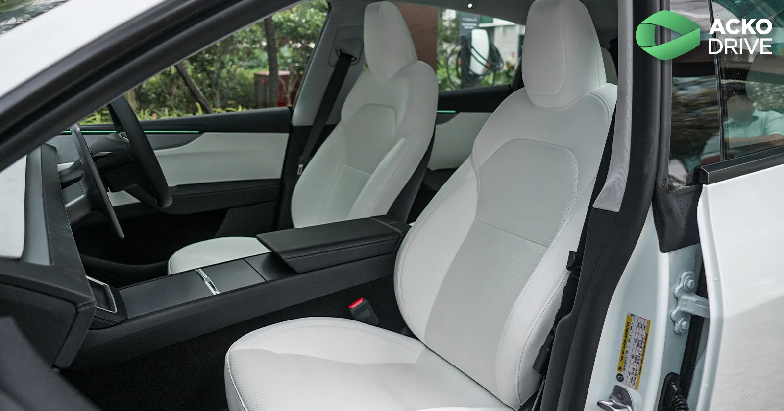 Tesla_Model_Y_Interior_5_b215f95ee2.webp