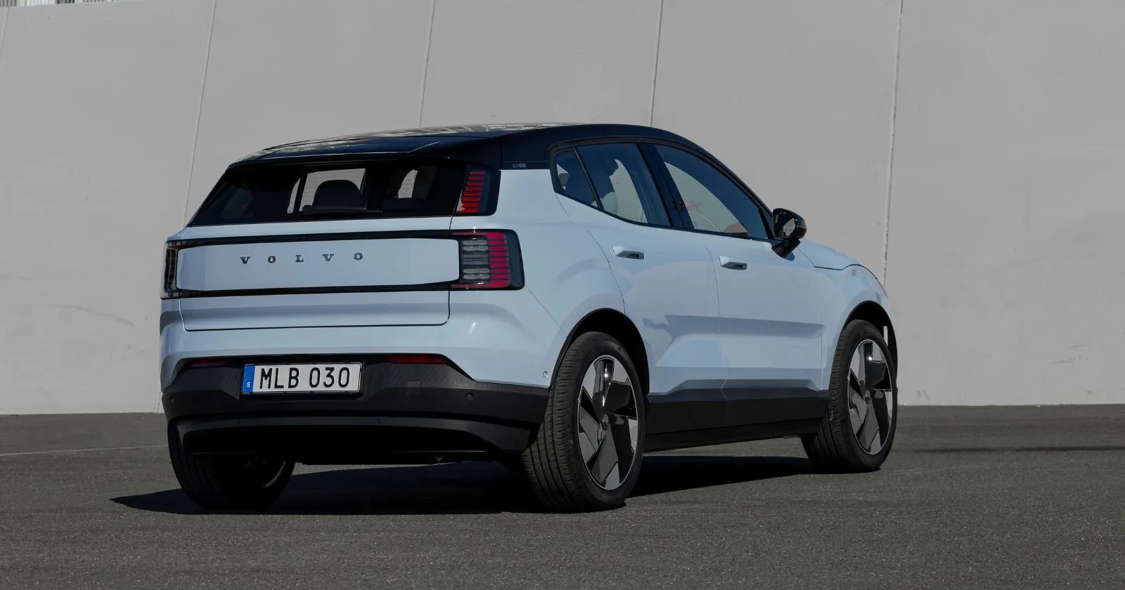 Volvo_EX_30_rear_18ef9a43b6.webp