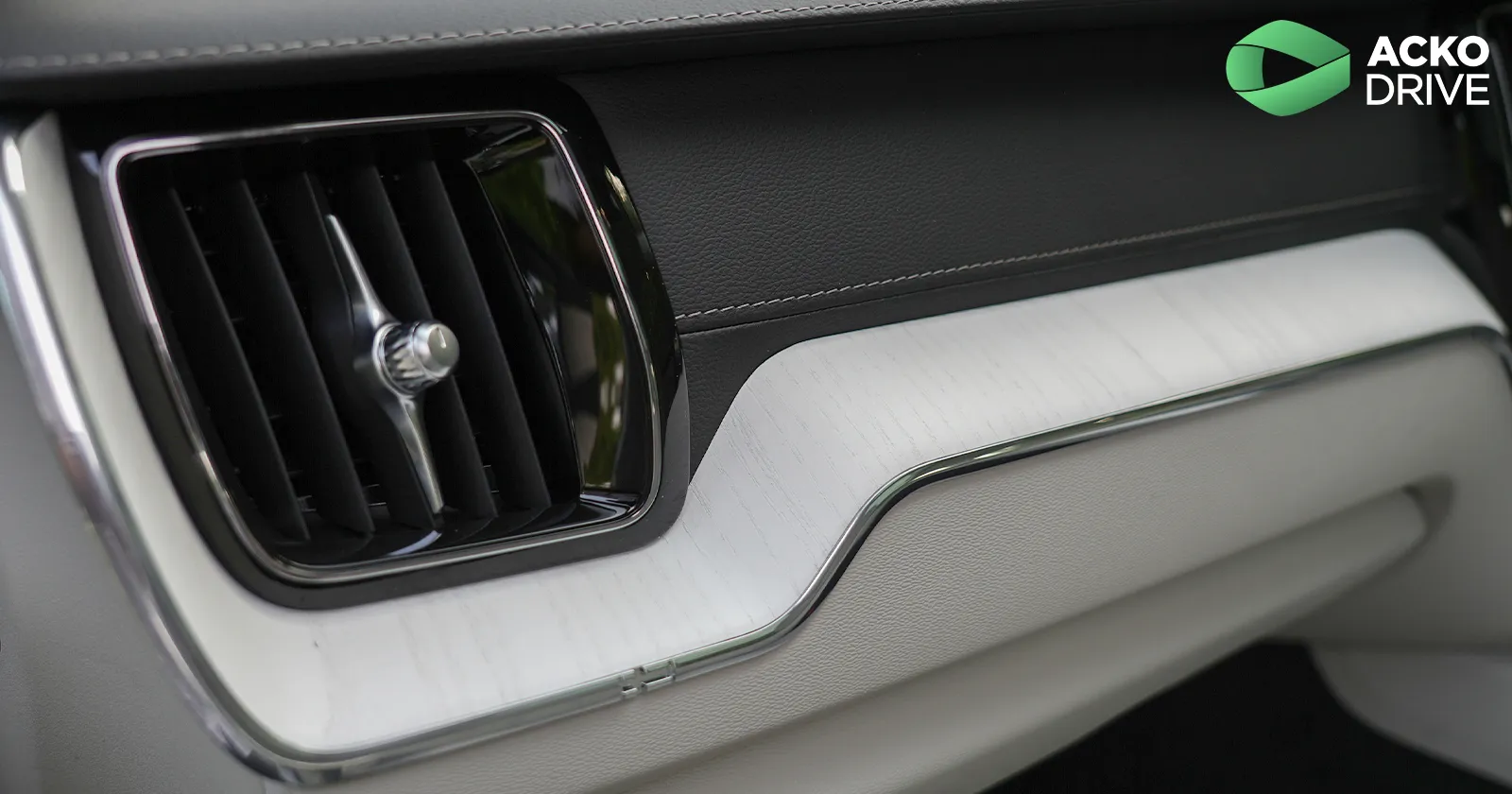 Volvo_XC_60_Interior_35_800e23e0ba.webp