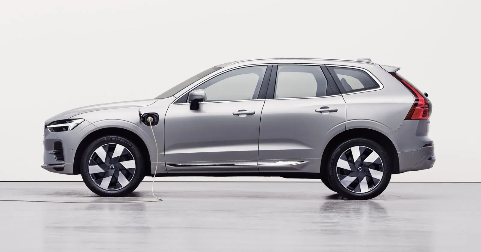 Volvo_XC_60_side_fe24a39d64.webp