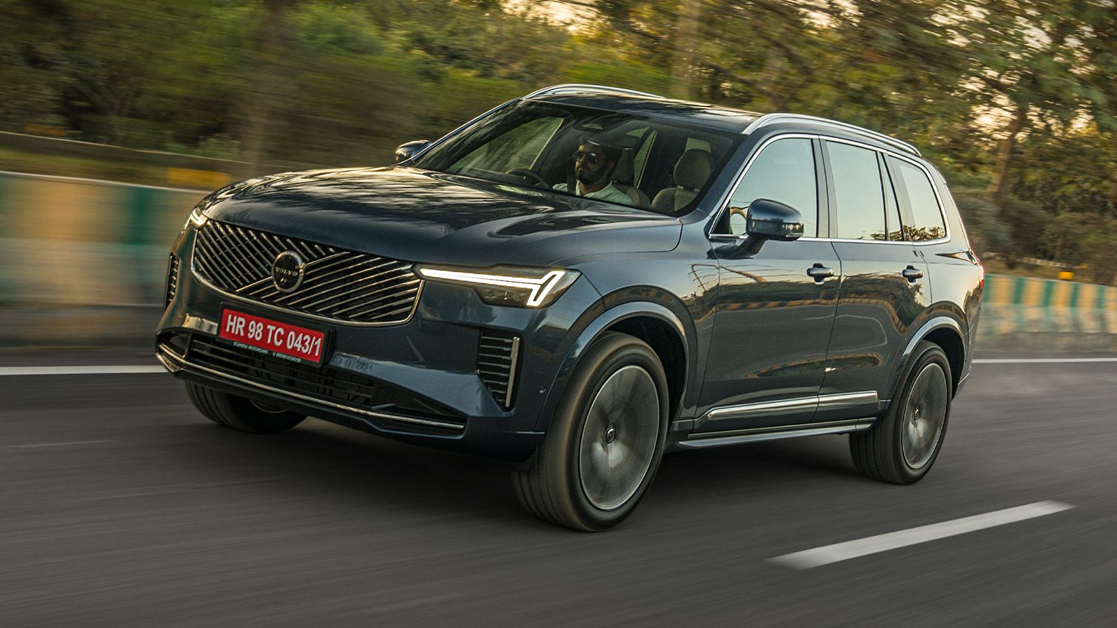 Volvo XC90.jpeg