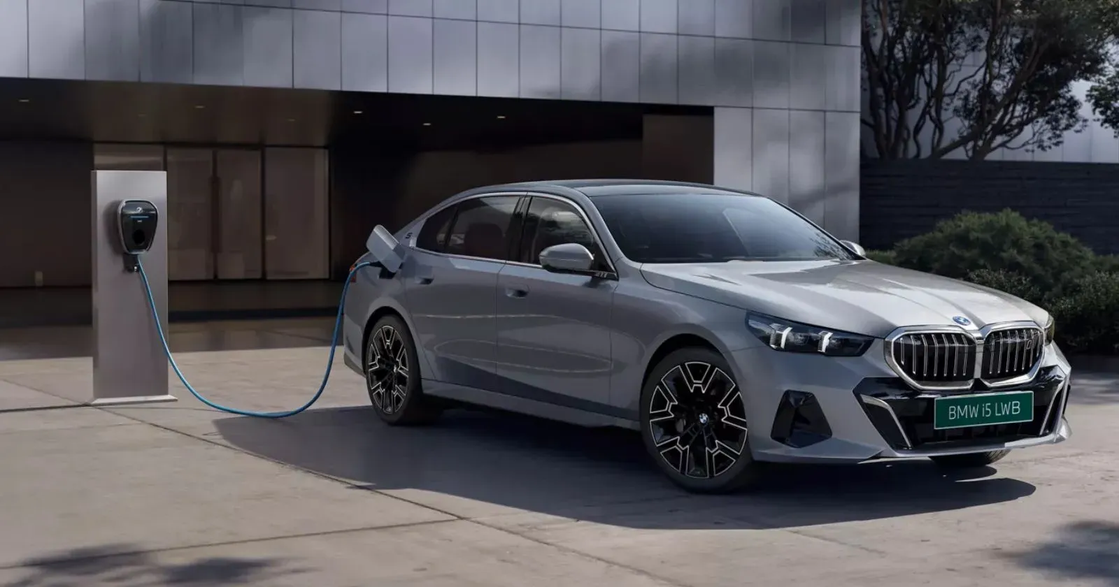 bmw-i5-lwb-3
