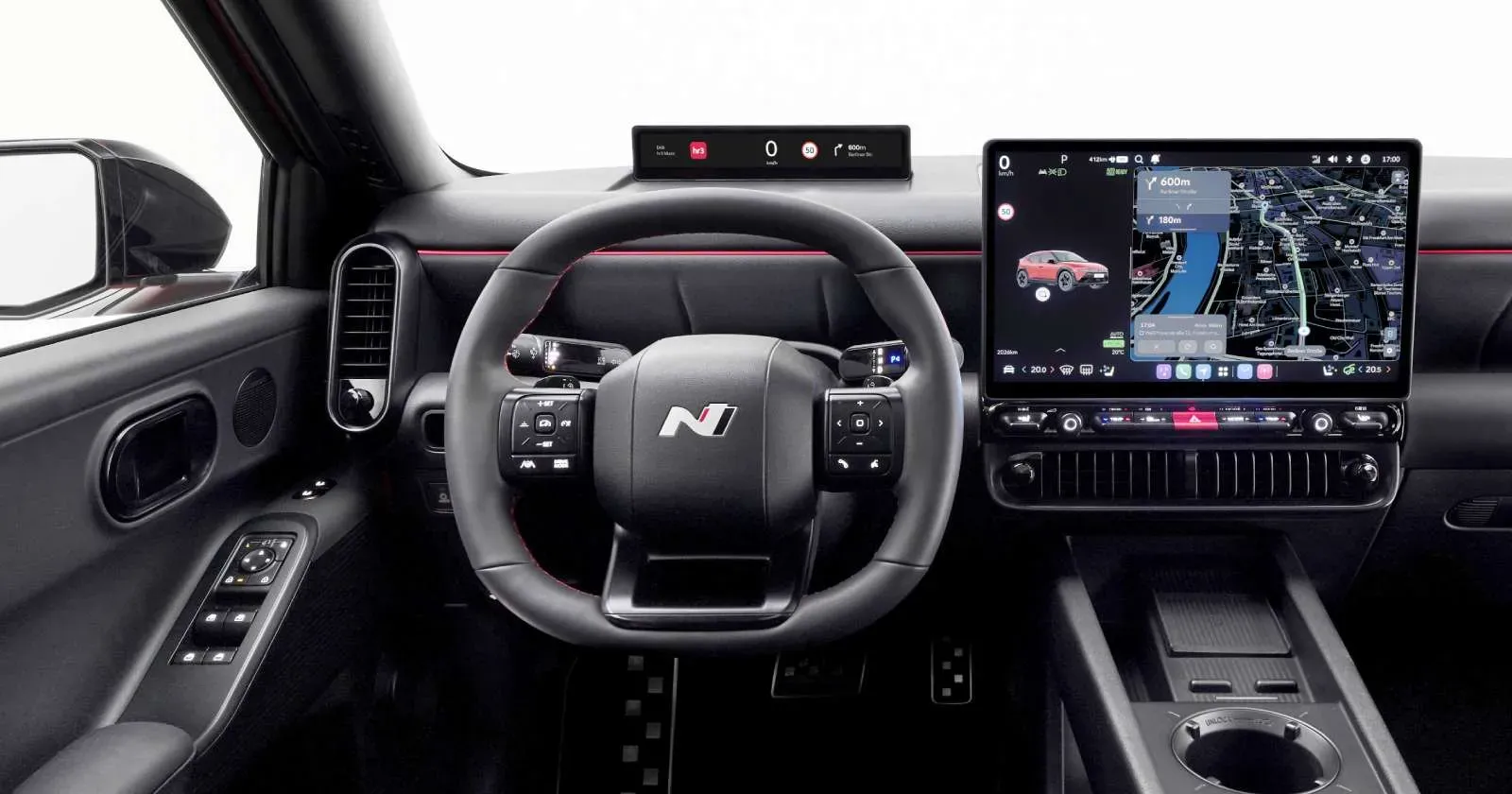 hyundai_pleos_cockpit.webp