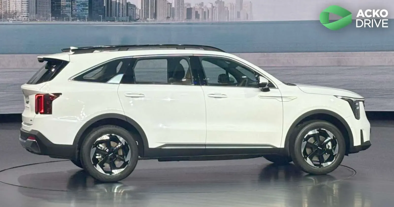 kia-sorento-launch-side.webp