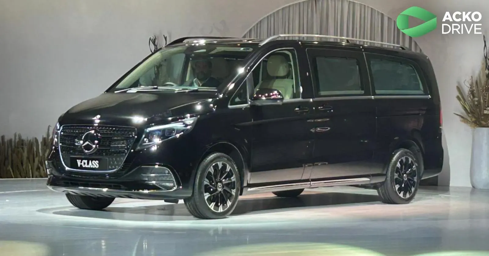 mercedes-benz-v-class-launch1.webp