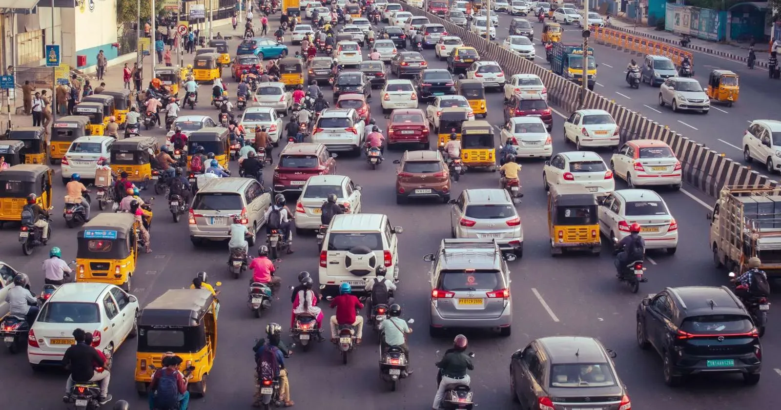 pexels-vasanth-india-cars-traffic.webp