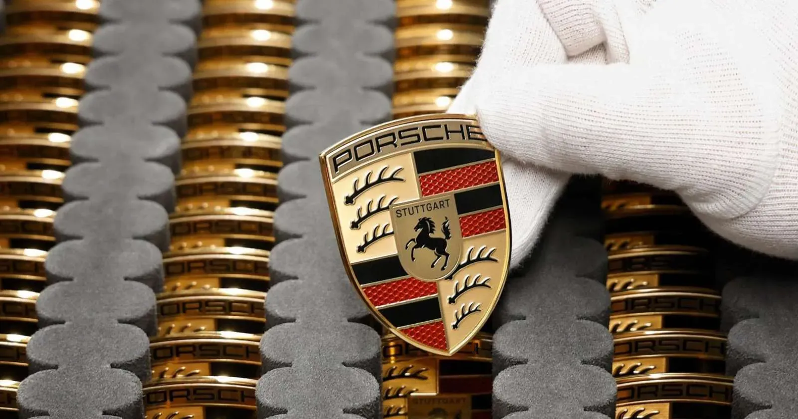 porsche-badge.webp