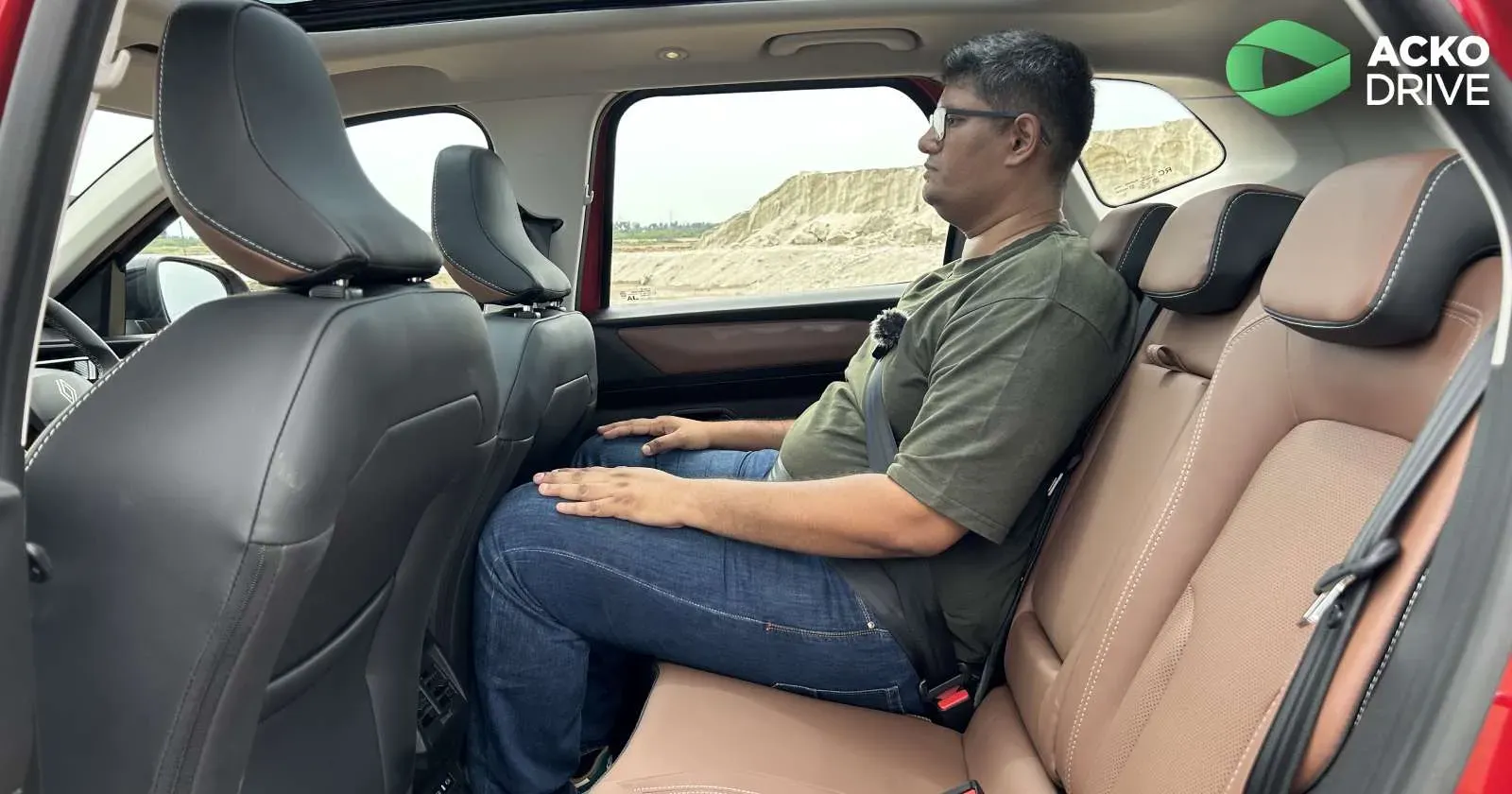 renault-duster-hybrid-rearseat.webp