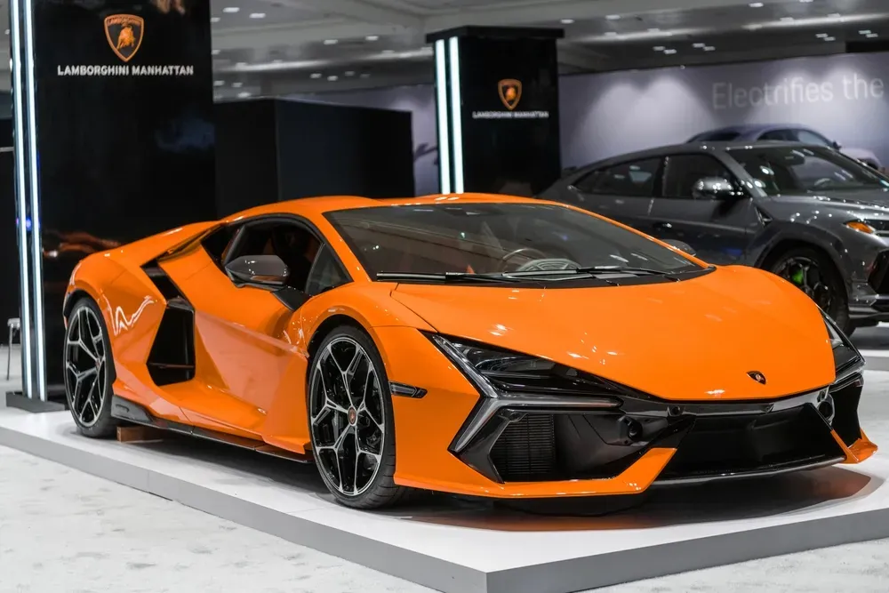 Lamborghini Revuelto image