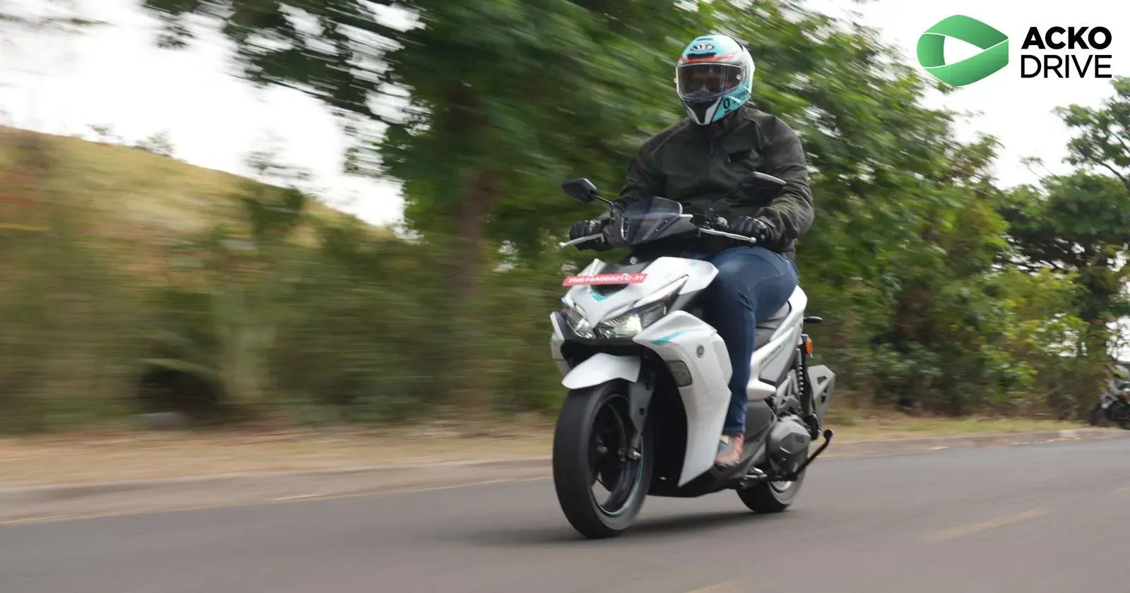 yamaha-aerox-e-action.webp